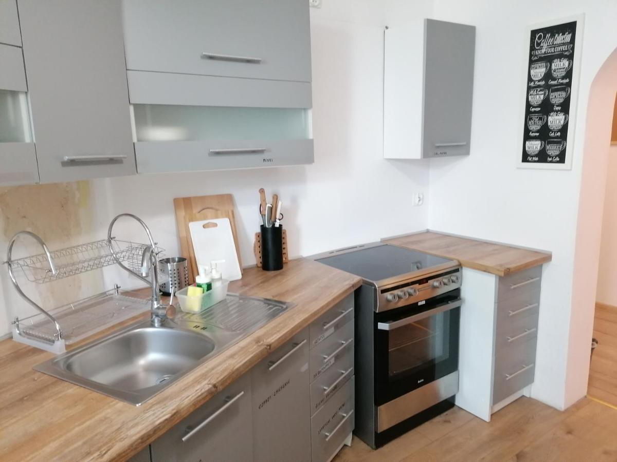 Hostel Tulip - Pokoj Jednoosobowy Nr 3 Ze Wspolna Lazienka I Kuchnia 슈체친 외부 사진