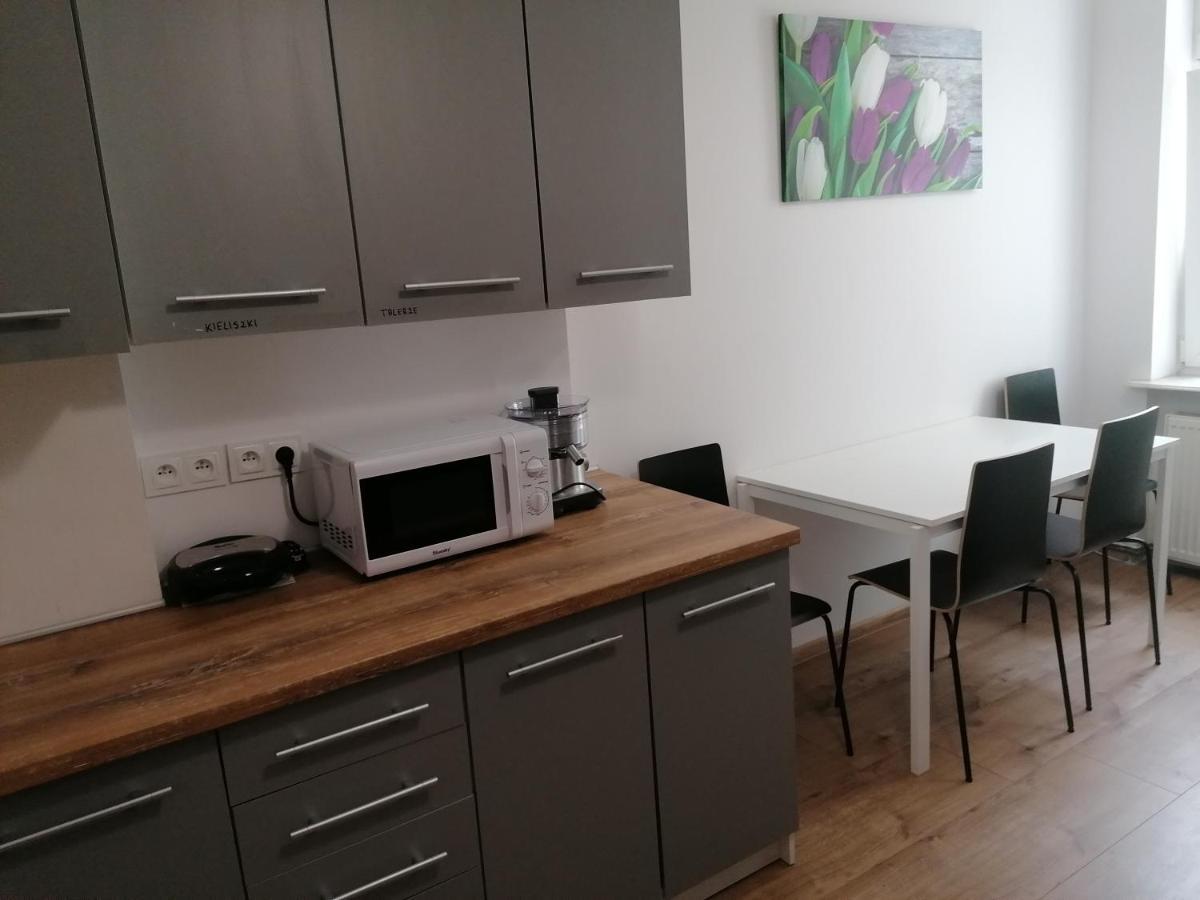 Hostel Tulip - Pokoj Jednoosobowy Nr 3 Ze Wspolna Lazienka I Kuchnia 슈체친 외부 사진