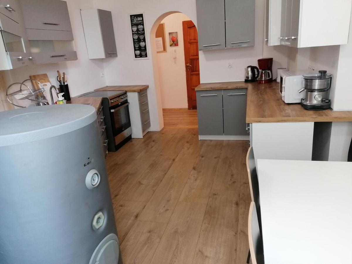 Hostel Tulip - Pokoj Jednoosobowy Nr 3 Ze Wspolna Lazienka I Kuchnia 슈체친 외부 사진