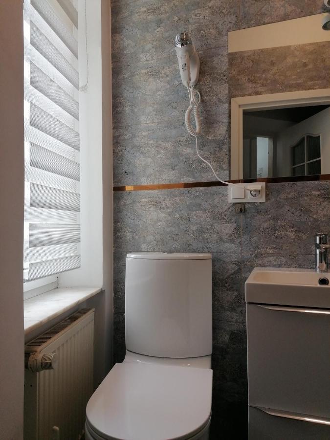 Hostel Tulip - Pokoj Jednoosobowy Nr 3 Ze Wspolna Lazienka I Kuchnia 슈체친 외부 사진