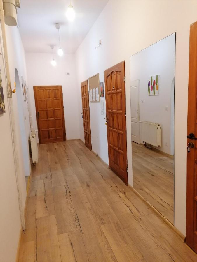 Hostel Tulip - Pokoj Jednoosobowy Nr 3 Ze Wspolna Lazienka I Kuchnia 슈체친 외부 사진