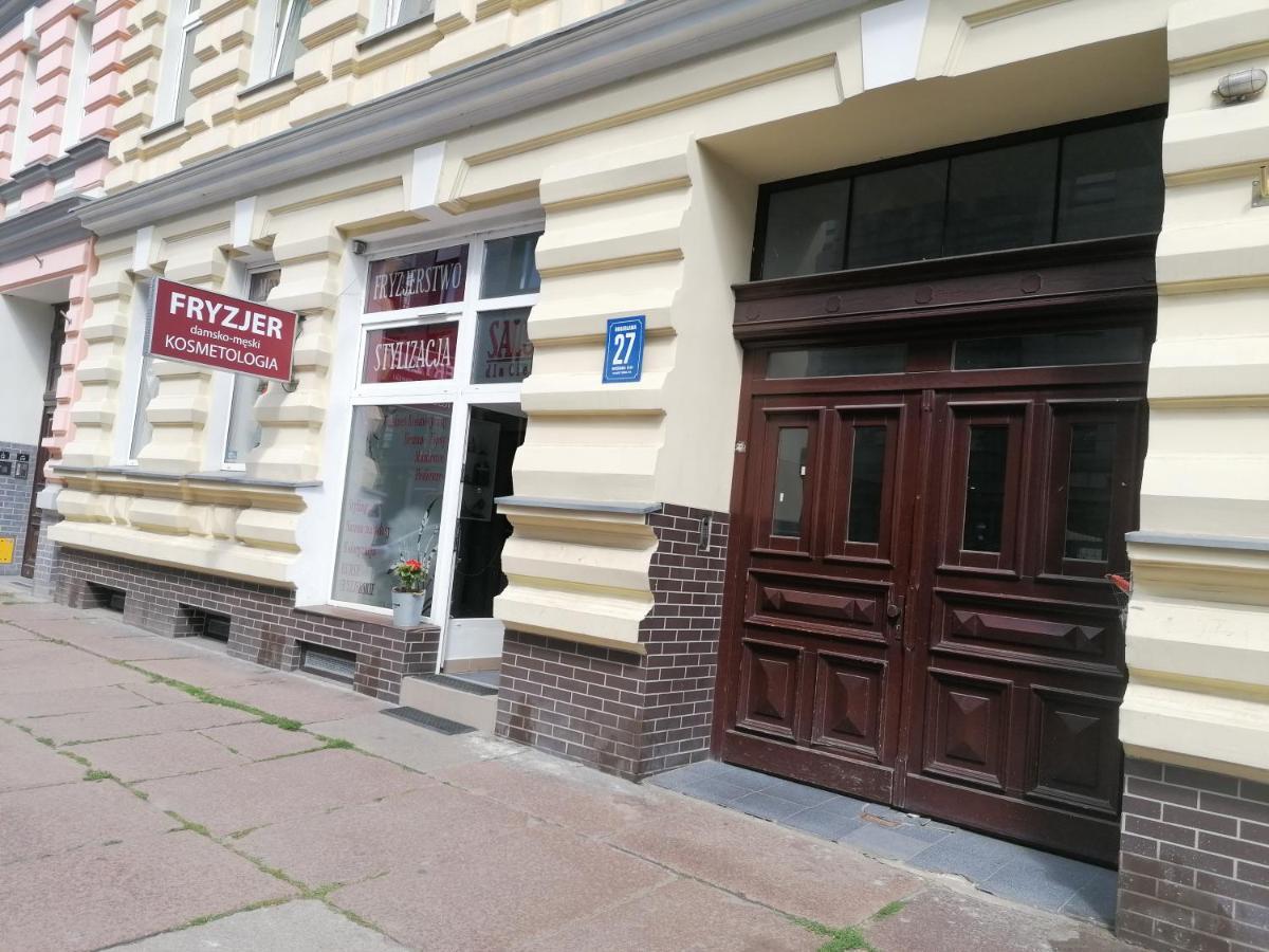 Hostel Tulip - Pokoj Jednoosobowy Nr 3 Ze Wspolna Lazienka I Kuchnia 슈체친 외부 사진