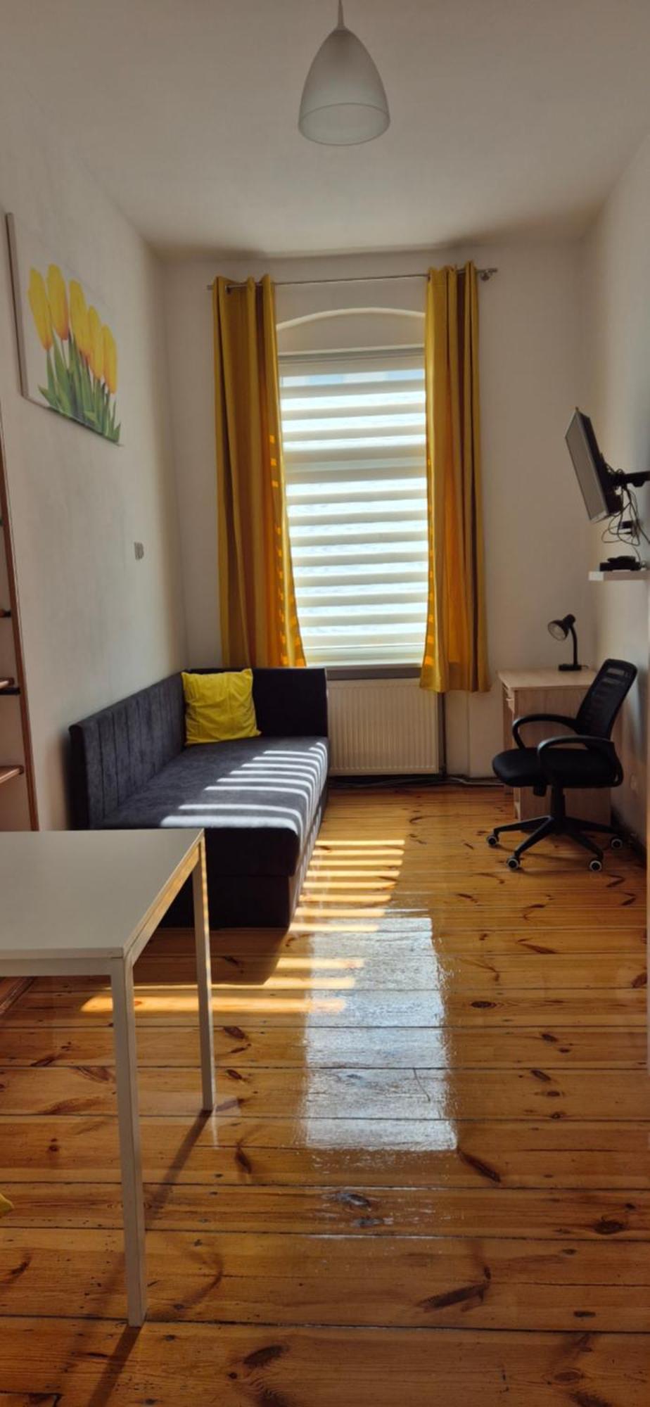Hostel Tulip - Pokoj Jednoosobowy Nr 3 Ze Wspolna Lazienka I Kuchnia 슈체친 외부 사진